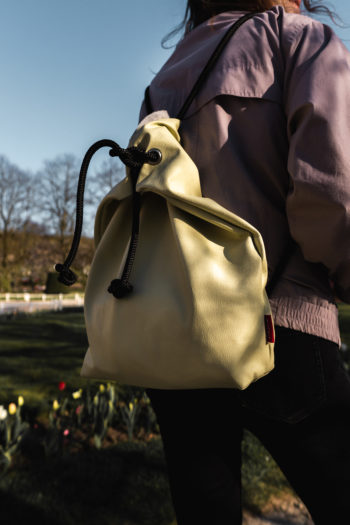 Saeckle-in-limettengrün-in-der-Größe-Midi