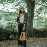 Kamelbraunes-Säckle-Editorialshooting